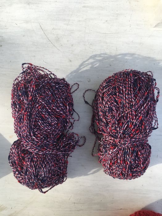 Novelos LESILAN BG azul escuro, branco e vermelho 50 gramas