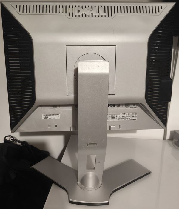 Monitor Dell 2007FPB64550431302659121