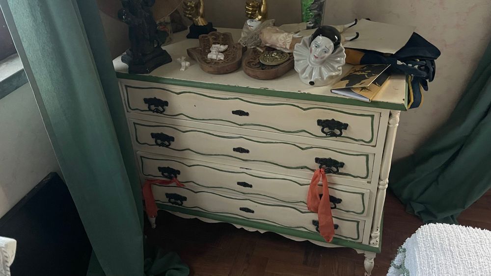 Conjunto de quarto antigo