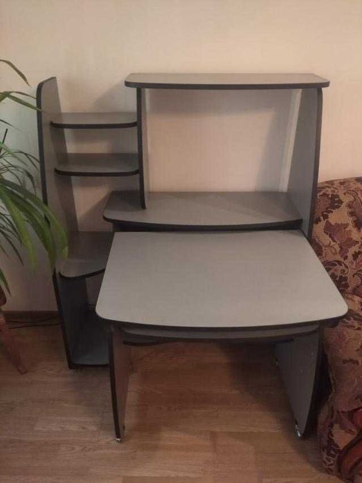 Продається комп"ютерний стіл