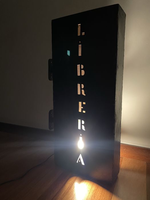 Letreiro antigo LIBRERIA