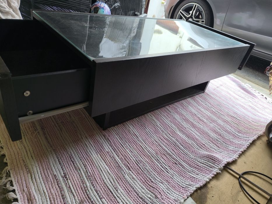 Mesa de centro com vidro