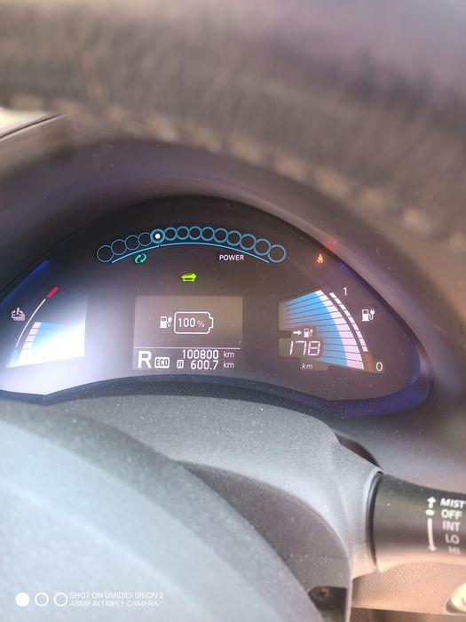 Продам nissan leaf
