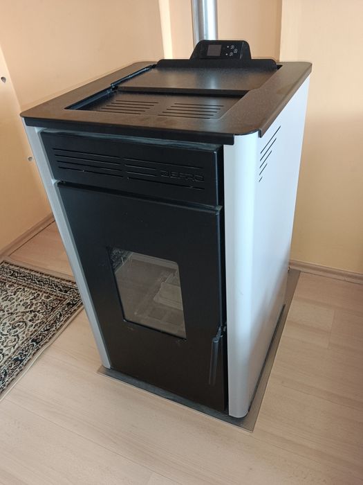 Piec wolnostojący na pellet HYDROPELL 8