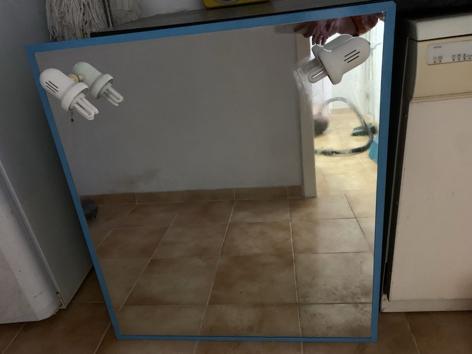 Espelho com luz eleectrificado