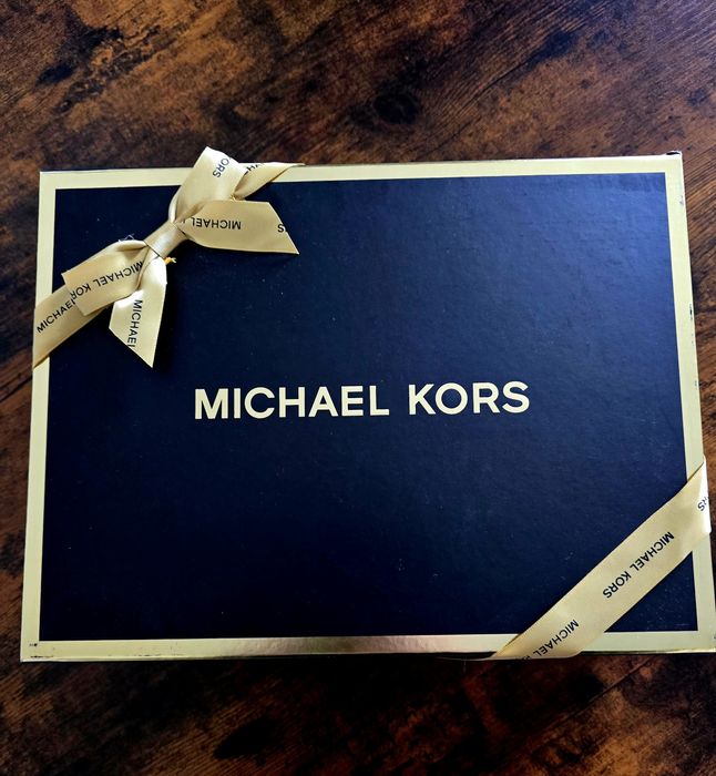 Michael Kors Bradshaw Medium в подарунковій коробці