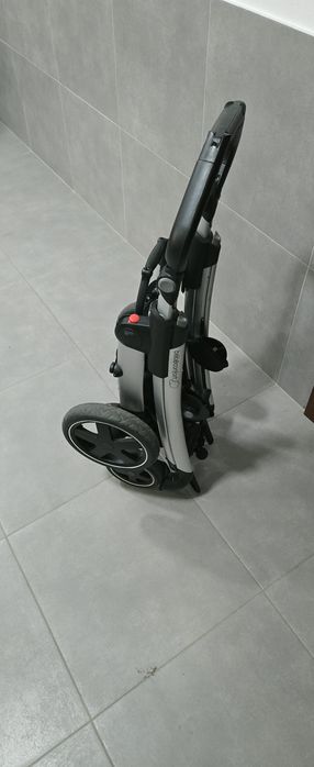 Carrinho de bébé446717815727728641