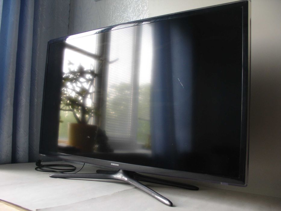 LED-телевізор  SAMSUNG  mod: UE40F6330AK. Full HD.  SmartTV.