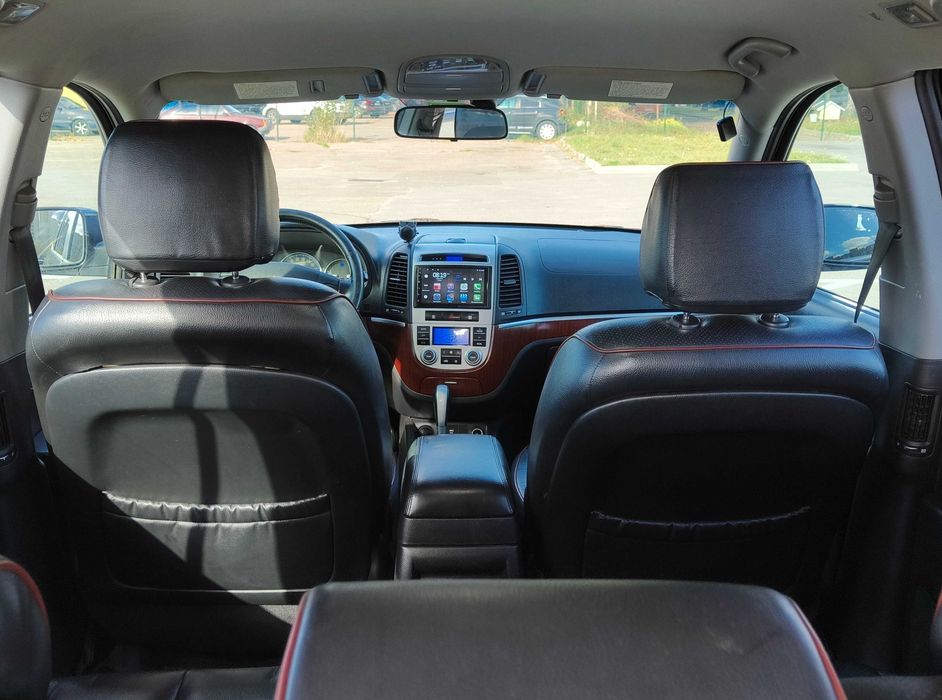 Hyundai Santa Fe -  9000 $