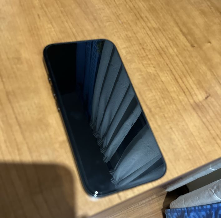 Iphone 16 novo com capas por abrir