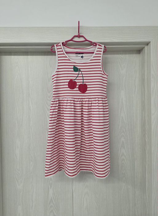 YoungStyle sukienka na ramiaczkach r. 122/128
