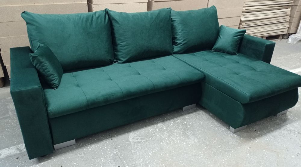 Narożnik z funkcją spania i pojemnikiem na pościel