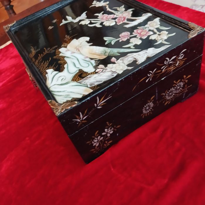 Продам антикварные шкатулки под украшения