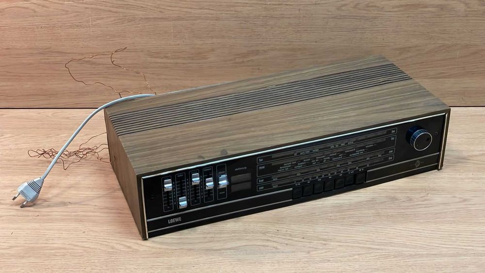 Radio antigo para decoração, não funciona