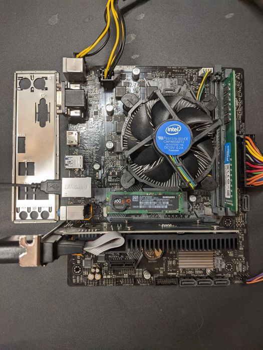 Płyta główna ASUS H310M-E + Intel i5 9400F + 16Gb DDR4 + SSD 250Gb