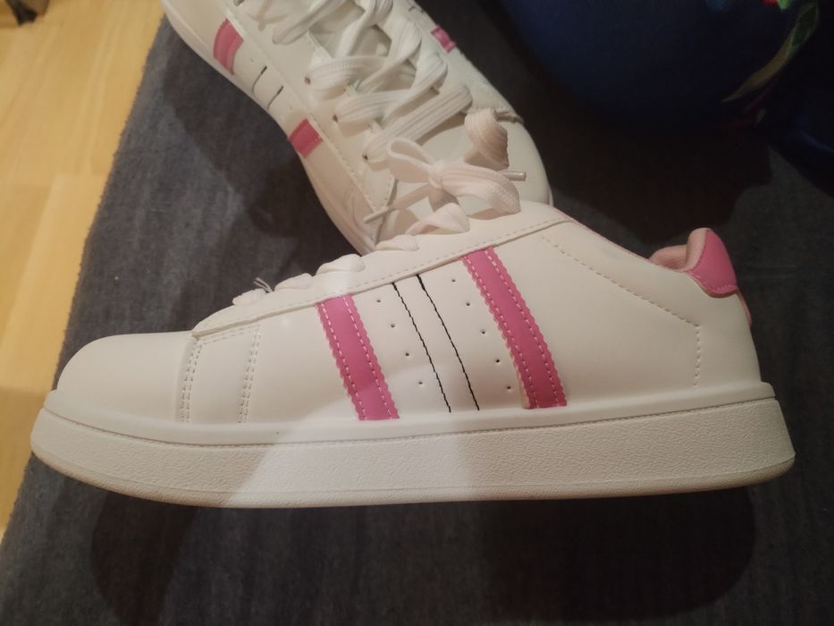 Buty sportowe młodzieżowe