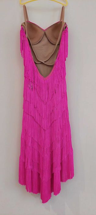 Дуже яскрава сукня для латини