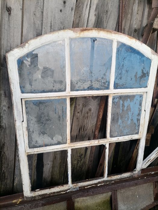 Stare okienko zabytkowe