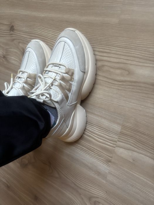 Кросівки, натуральна шкіра