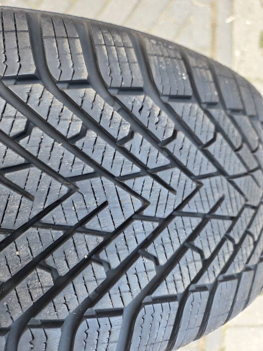 2x235x55x18 Pirelli zima