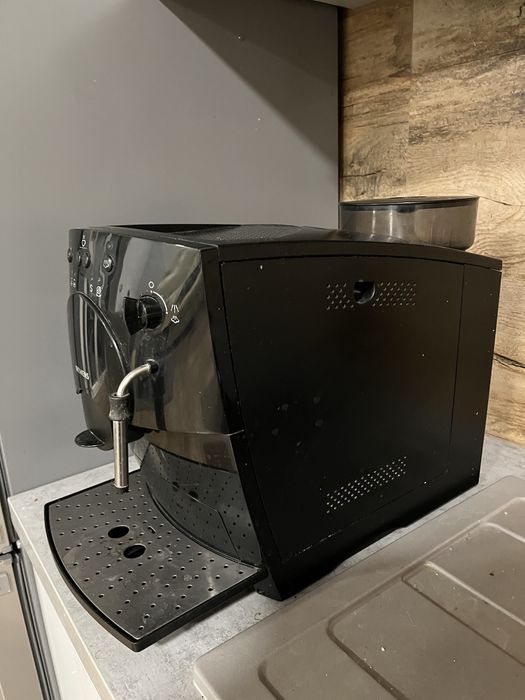 Ekspres do kawy z młynkiem