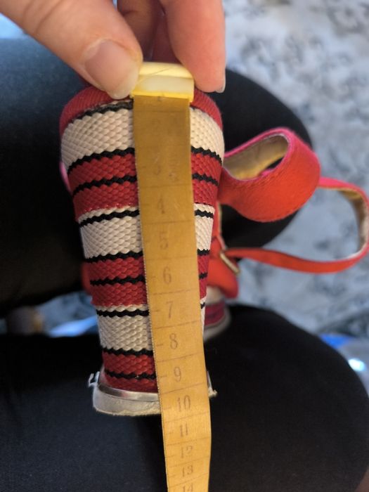 Sandałki na koturnie 37