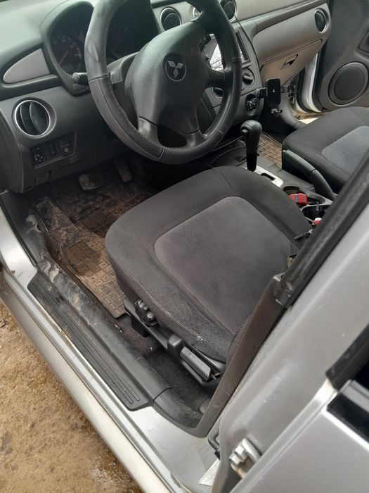 Мицубиси аутлендер