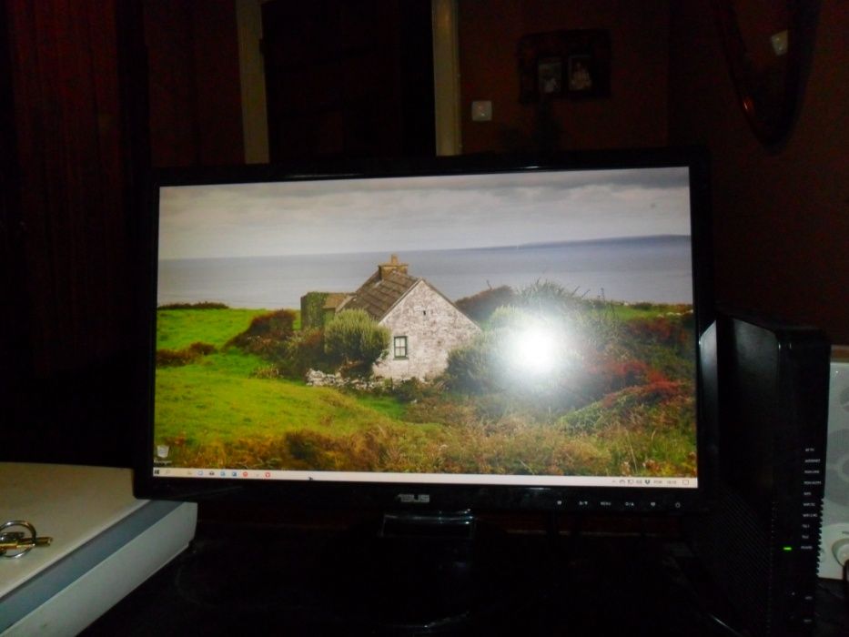 monitor ASUS 21,5