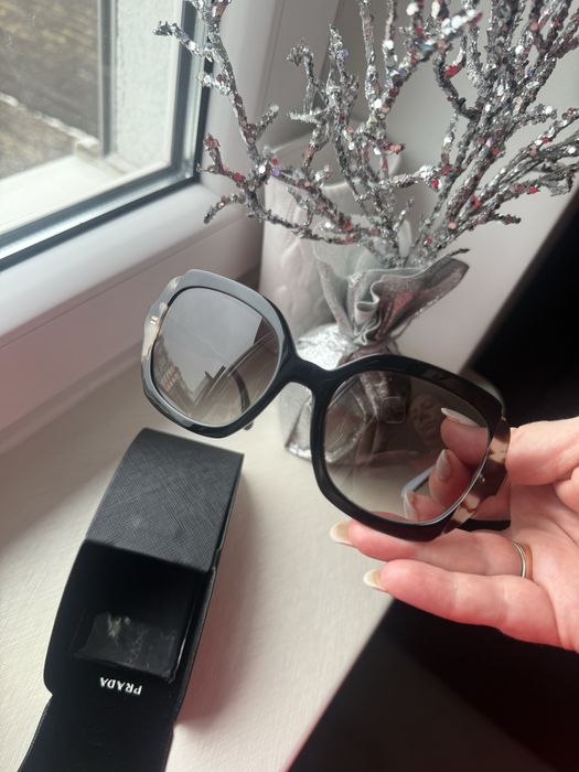 Okulary prszeciwsloneczne Prada