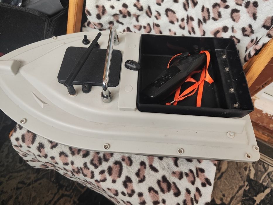 Продам кораблик для рыбалки