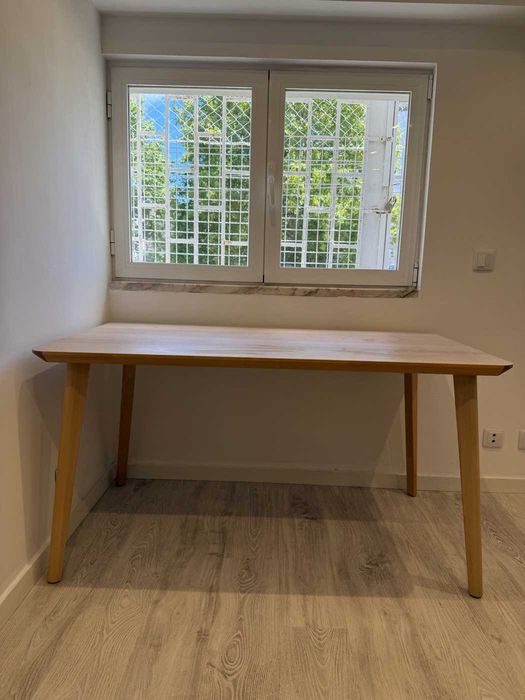 Oportunidade!!! Mesa de jantar madeira clara escandinava pouco usada!