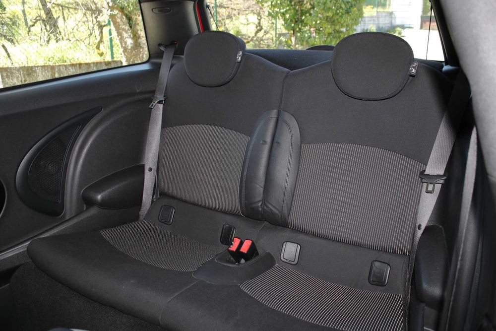 MINI Cooper D Chili 1.6 110CV (129€/Mês)