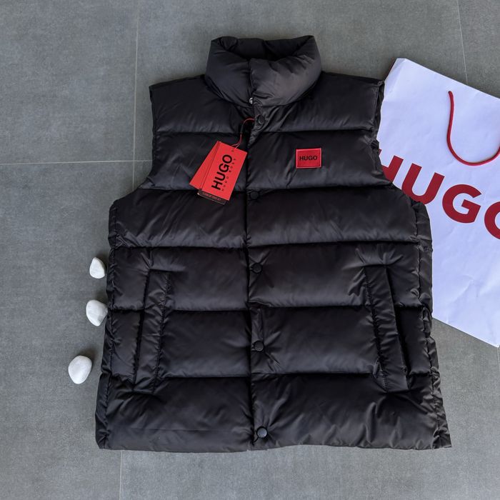 Хіт сезона жилетка Hugo Boss чорна