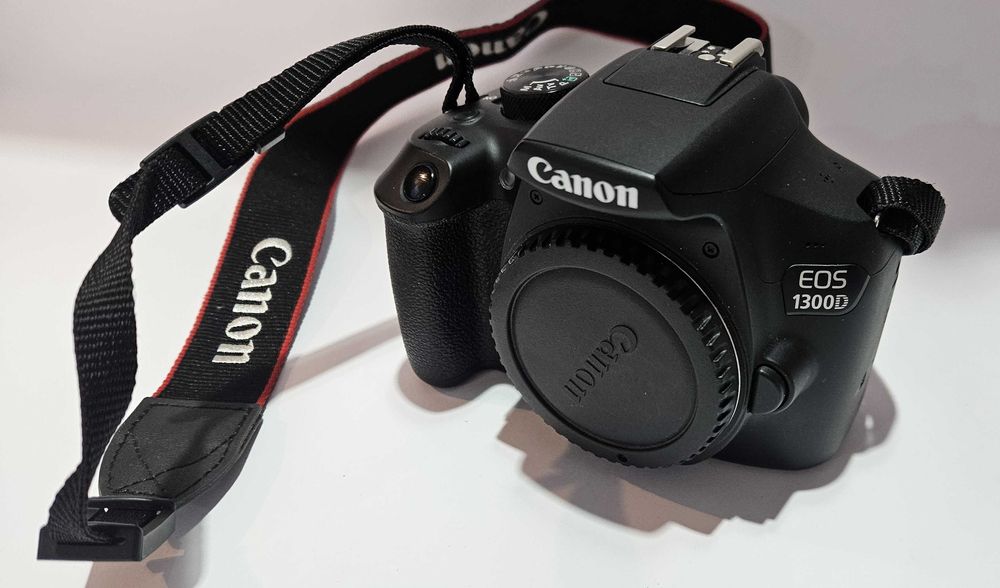 aparat canon 1300 D używany