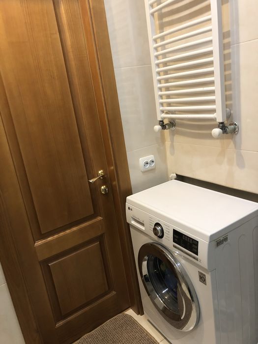 Простора 2 кімнатна кв. біля лісу,Поляна,Закарпаття,поруч ринок,котел