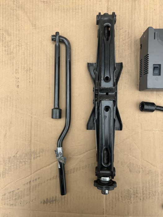 Домкрат Peugeot Partner Citroen Berlingo Jampy