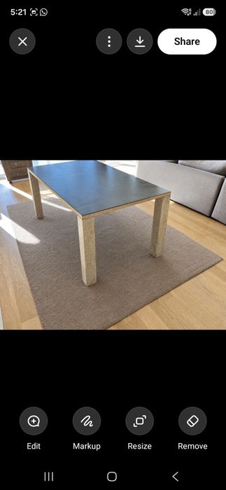 Meja de jantar em metal e madeira
