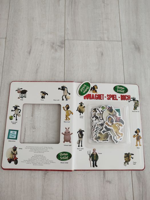 Магнітна книга-гра Shaun the Sheep (Овечка Шон)  | нова | 16 магніті