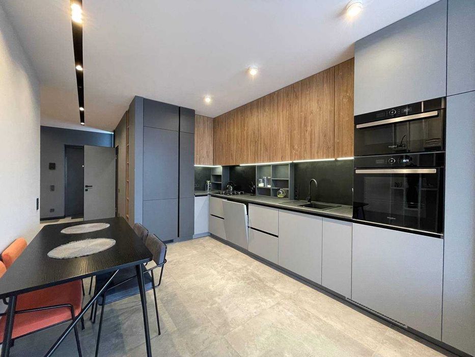 Героїв УПА 73в. Студія+спальня. Гардероб.  60м.кв.  Підземний паркінг!