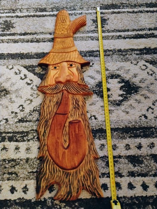 Drewniany krasnal na ścianę