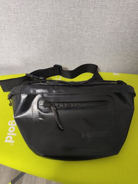 Продам сумку-бананку Under Armour!
