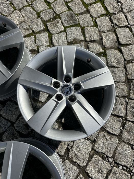 Felgi Aluminiowe 16 Skoda Fabia Rapid Scala Kamiq 5x100 ET46