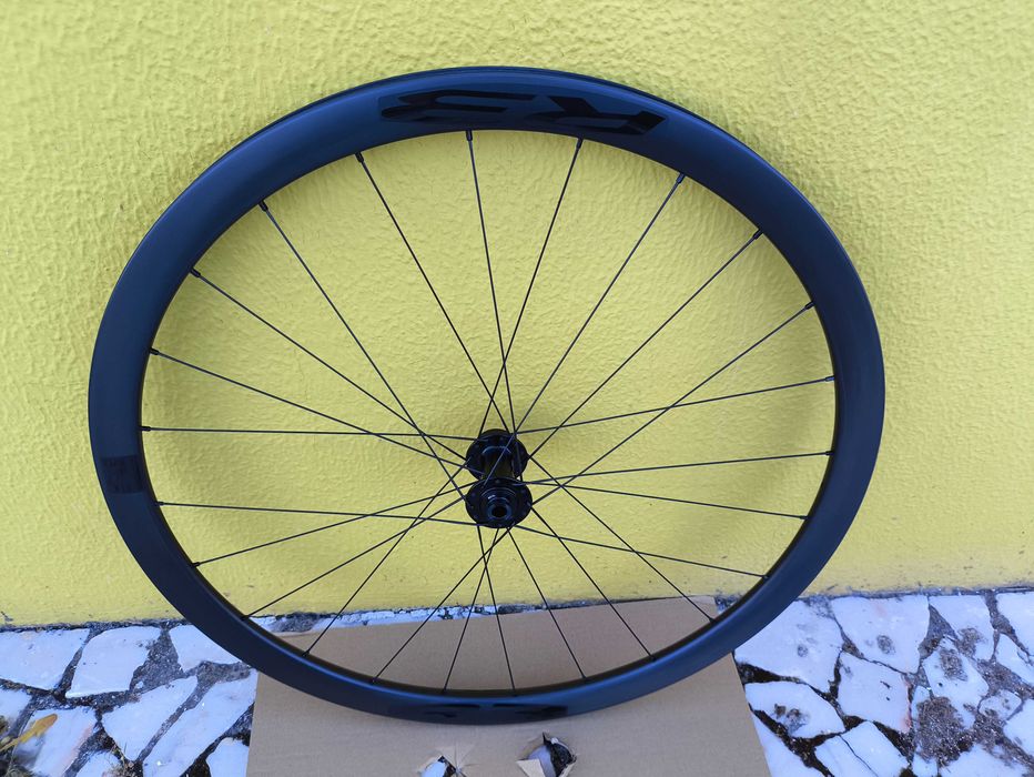 Rodas carbono Novatec R3 disc