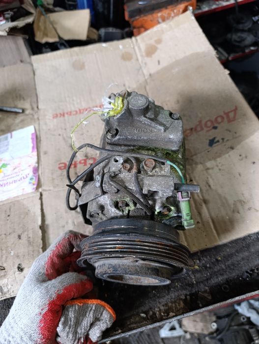 Компресор кондиціонера Пассат Б5 Супер Б 2.0