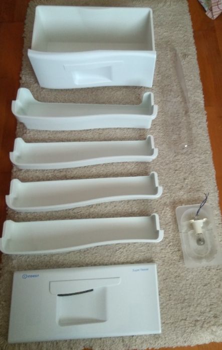 Gavetas e prateleiras para frigorífico Indesit