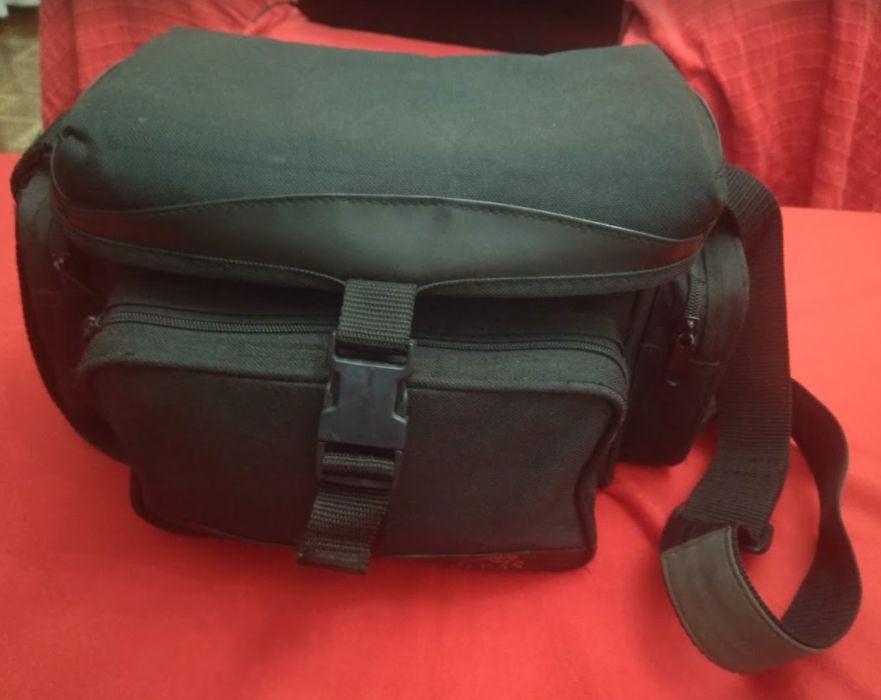 Máquina de filmar JVC, compact VHS, muito bem conservada