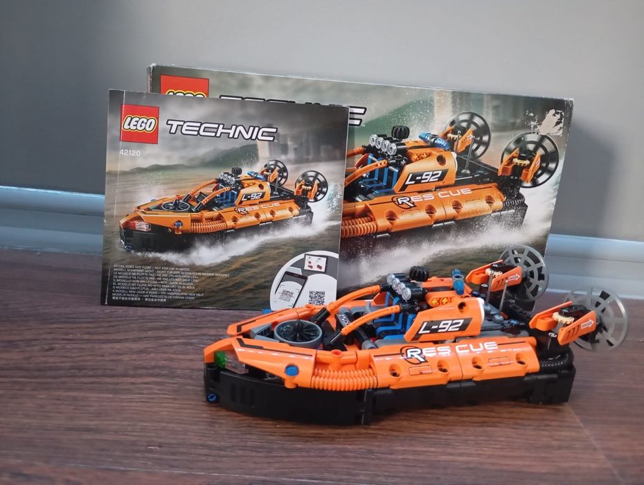 LEGO techinc poduszkowiec ratowniczy