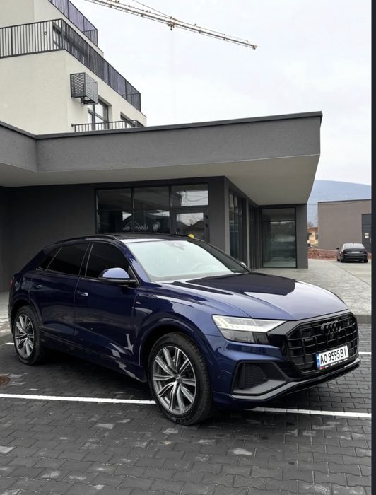 Audi Q8 S-LINE 2019 року