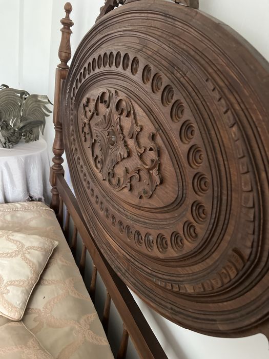 Cama de estilo linda. Nova