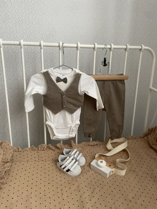 Святковий костюмчик hm для хлопчика 2-4 місяців